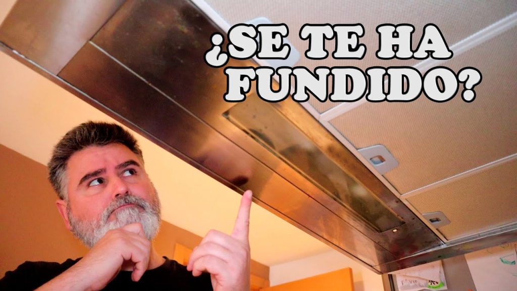 Cómo cambiar la bombilla de la campana
