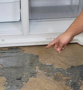 Cómo limpiar el desagüe del congelador