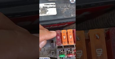 Cómo revisar fusible interno